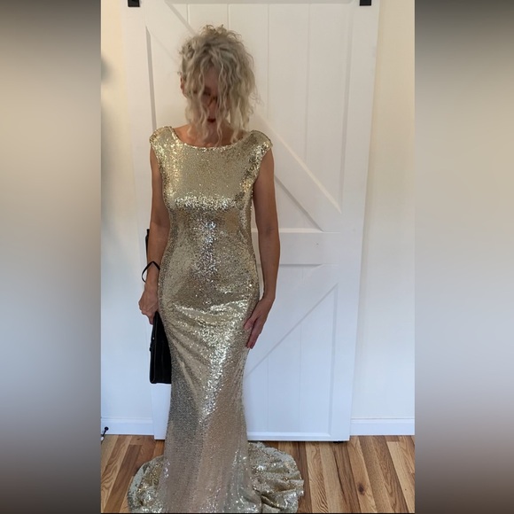 Beautiful gold‎ sequin dress w/train - Picture 4 of 13